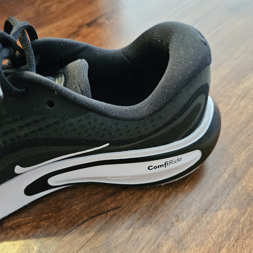Men's Black Nike Running Shoes - Picture 4 of 6